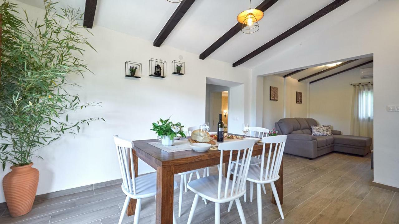 Casa Valla By Rent Istria Buzet Exterior foto